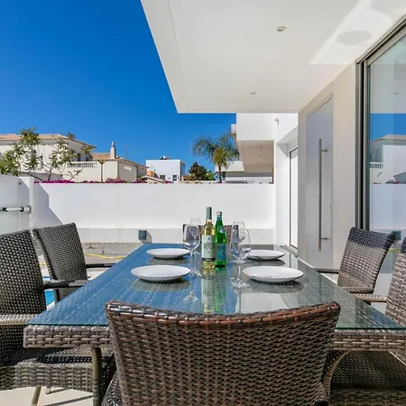 Casa Branca 40 * Lagos